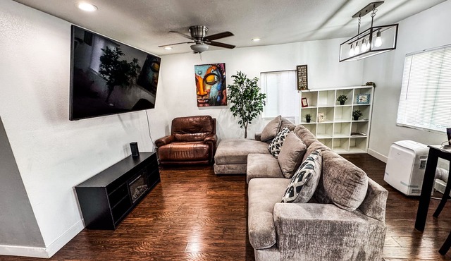 Comfortable Cozy Compton Gem