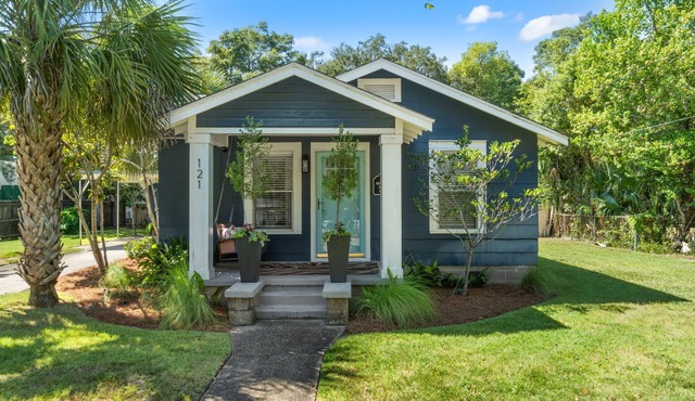 Comfortable Downtown Pensacola Stay Pet Friendly Yard Fire Pit Game Room