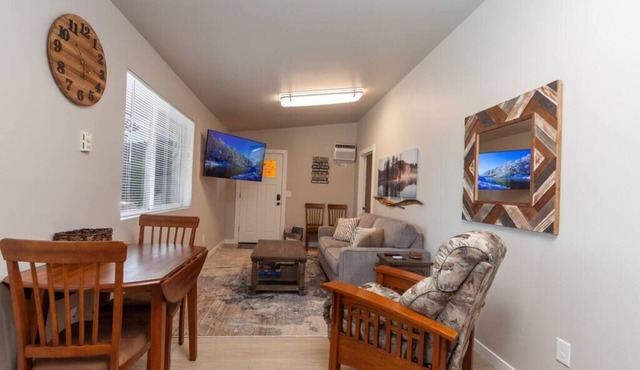 Comfortable Duplex Unit - Beautiful Lake Views!