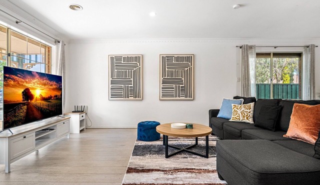 Comfortable Family Stay in Caroline Springs