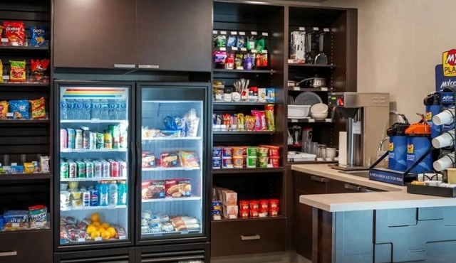 Comfortable Family Suites with Kitchens Near Johnson County Airport