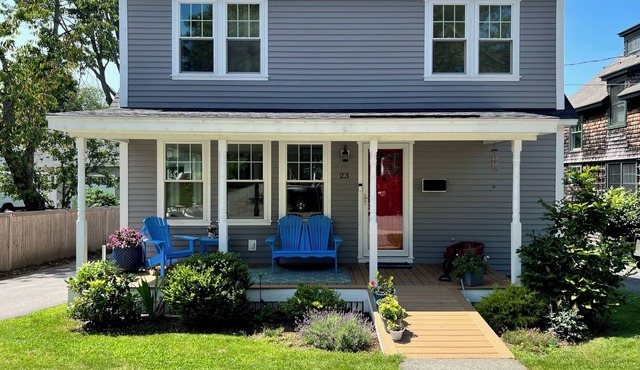 Comfortable, family-friendly home just steps from Willard Beach!