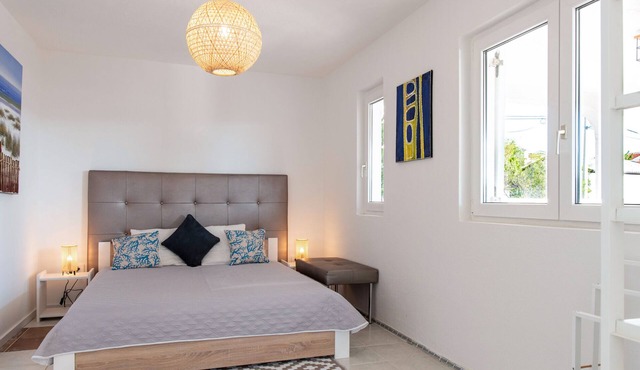 Comfortable family-sized apartman for family or friends. Private beach