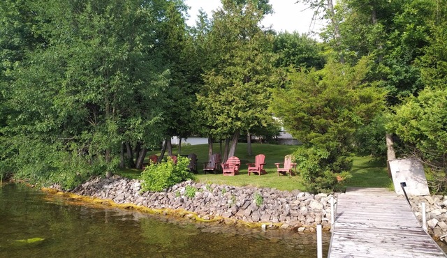 Comfortable family cottage on Big Rideau Lake
