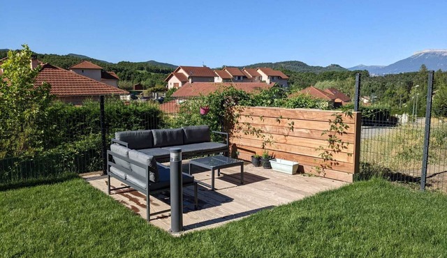 Comfortable family home in the mountains, near lake and resorts