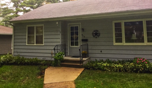 Comfortable family-friendly 3 bedroom house in south central Iowa