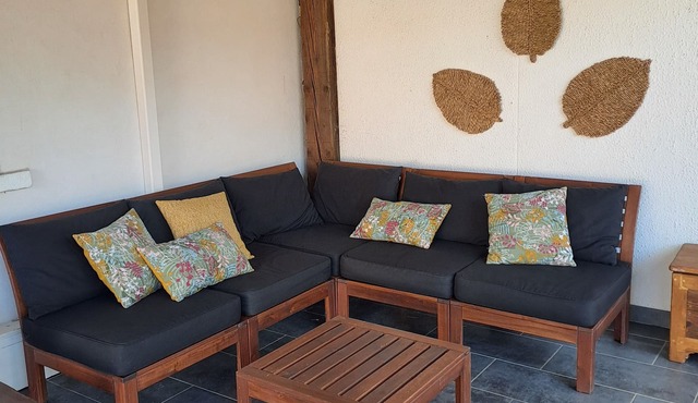 Comfortable family home close to the beaches