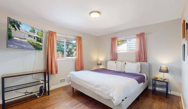 Comfortable Family Home in Beautiful Neighborhood