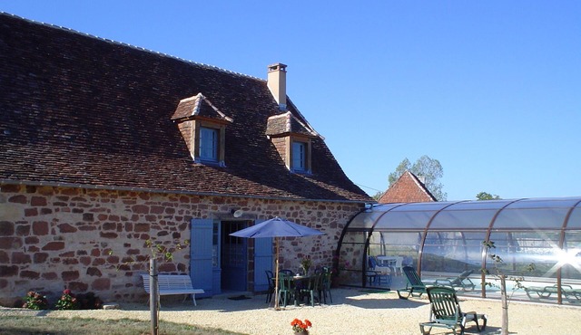 comfortable farmhouse with swimmingpool- Badefols d'Ans