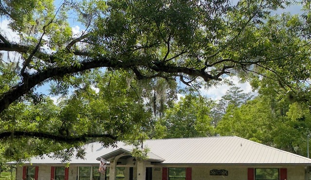 Comfortable Farmhouse Retreat Near Lake Santa Fe: Sleeps 16!