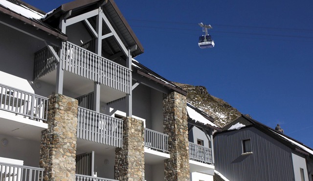 Comfortable apartment at the foot of the slopes, swimming pool and sauna.