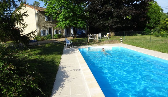 Comfortable house with private pool in Charente