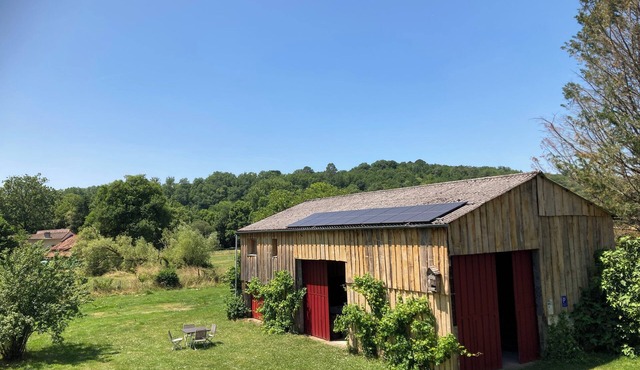 Comfortable private room in a renovated, rustic barn.