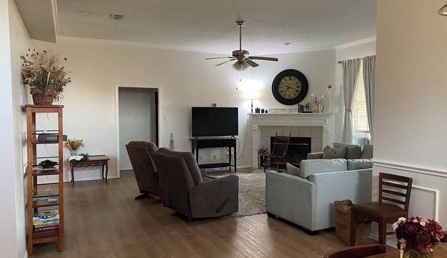 Comfortable, FULLY furnished 3 Bedroom Home on Burleson Cul-De-Sac