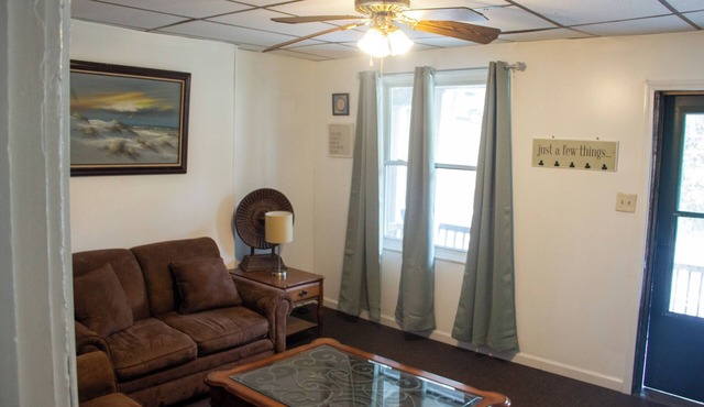Comfortable Furnished stay near Downtown and the Norhth Shore NFL Draft access