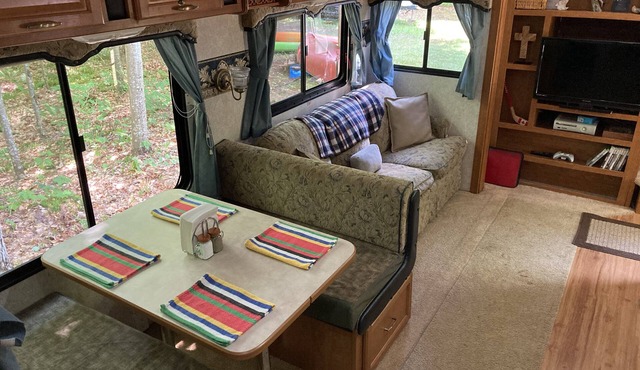Comfortable Getaway - Adirondack RV