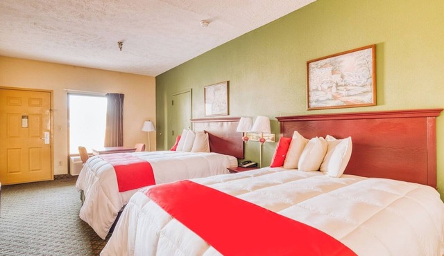 Comfortable Grenada Room w/Nearby Dining, Pet-Friendly + Free Parking