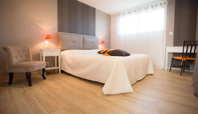 Comfortable guest room "les Bruyères" in the rising sun