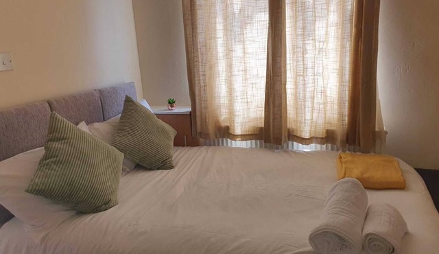 Comfortable homestay in Stoke