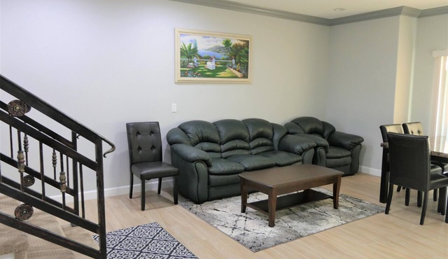 Comfortable Home 3-bedroom condo in delightful Anaheim with AC