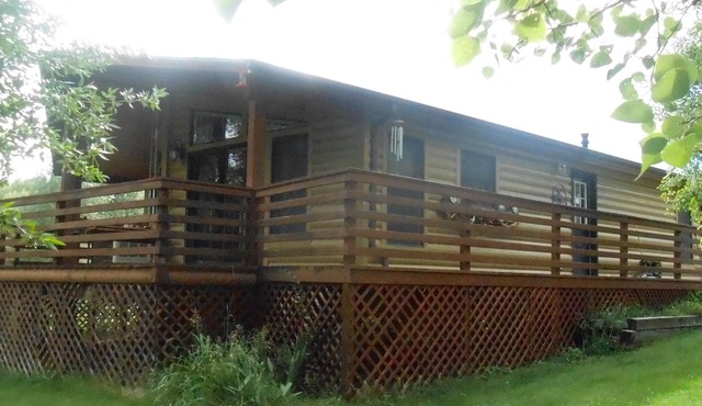Comfortable Home Away From Home. Sleeps 5-6. Near Premier Outdoor Recreation.