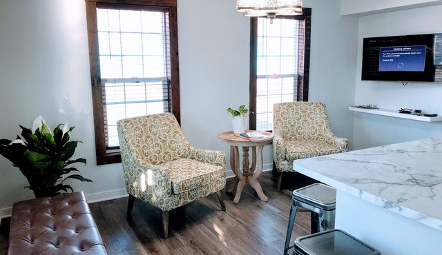 Comfortable Home in the Heart of Historic NewBo near Downtown - King Bed!