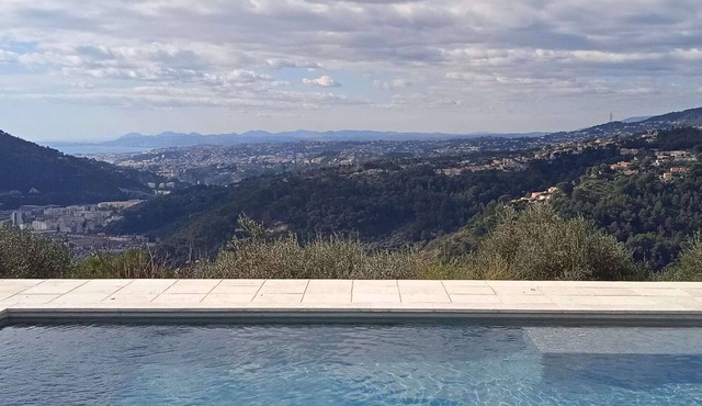 Comfortable Home in Drap with swimming pool, 15 km from Nice