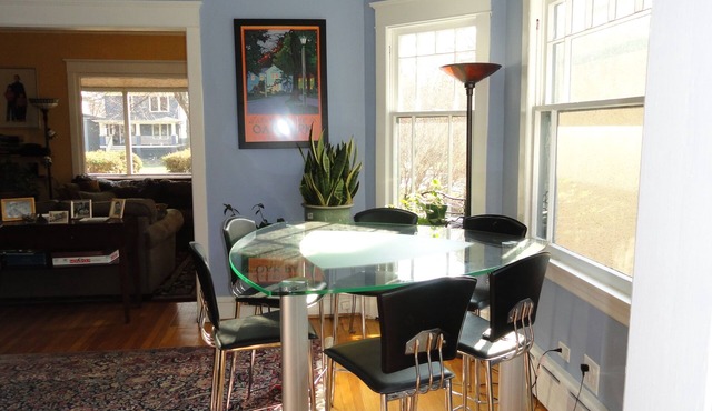 Comfortable home in historic Oak Park- open For Thanksgiving and Christmas!