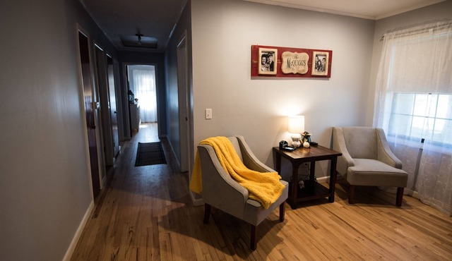 Comfortable Home near Casinos and NEO.