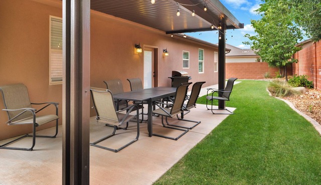 Comfortable Home Near Zion - High Speed Wifi - Self Checkin/Out - Outdoor Grill