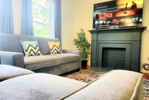 Comfortable Home Near Downtown & AT&T Center