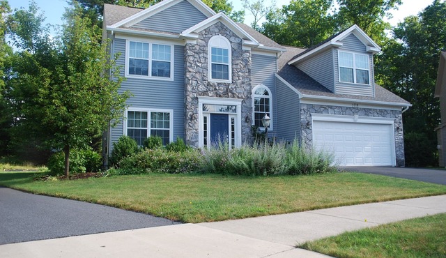 Comfortable home that caters to all types of groups