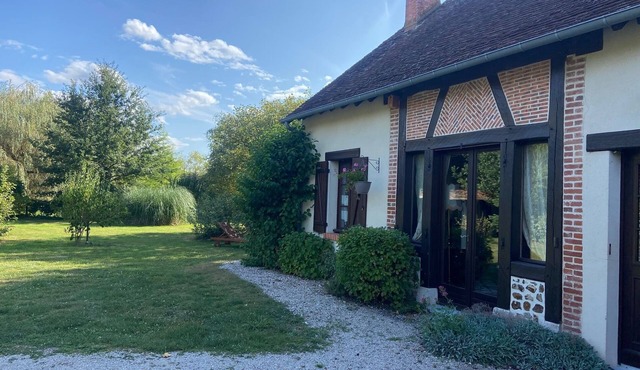 Comfortable house with park and swimming pool, ideal for families or just relaxing.