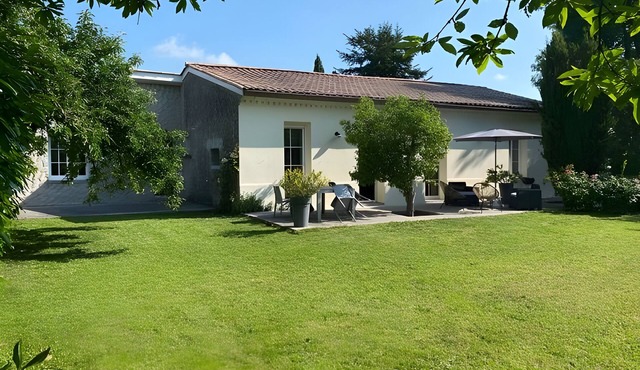 Comfortable House at the Gates of the Médoc, Quiet Area