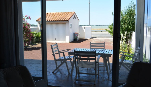 COMFORTABLE HOUSE WITH SEA VIEW on the bay of Rivedoux