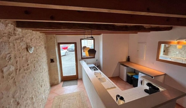 Comfortable house in thriving town