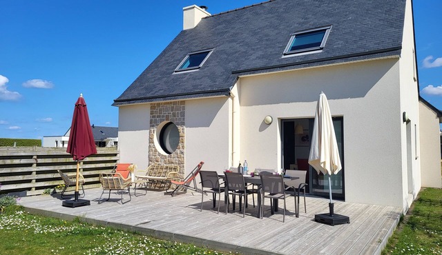 Comfortable house ideally located near beaches and GR34