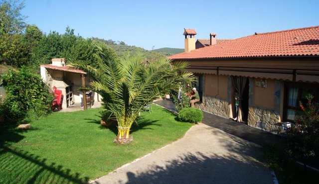 Comfortable house in Sotoserrano with mountain view