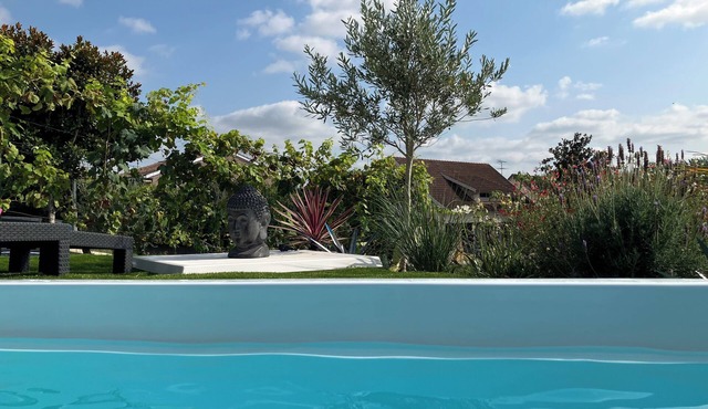 Comfortable house on the outskirts of town, just off the hiking trails