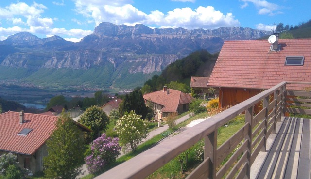 Comfortable house superb mountain view