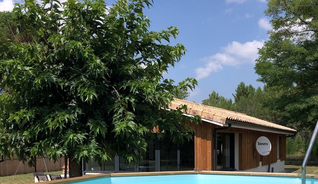 Comfortable house, terrace, swimming pool, 15min from Sanguinet lake, 30min ocean