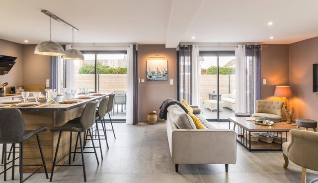 Comfortable house with enclosed garden, sauna and foosball in Granville