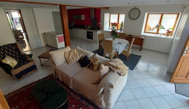 Comfortable house with view on the vineyard slopes. Large living room of 50 m2