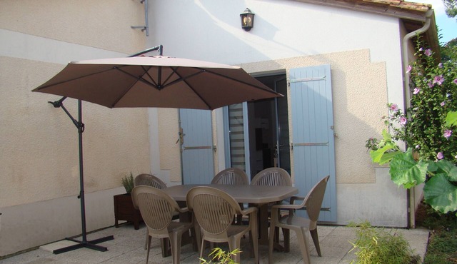 Comfortable house with terrace in the purple Périgord