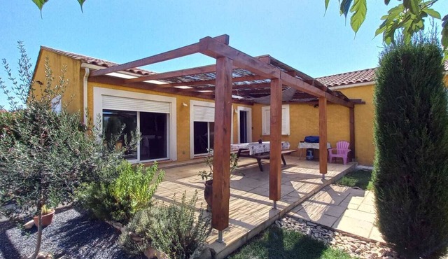 Comfortable house with swimming pool