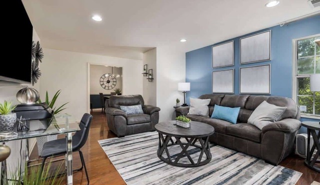 Comfortable Hwy 280 Condo with All the Essentials