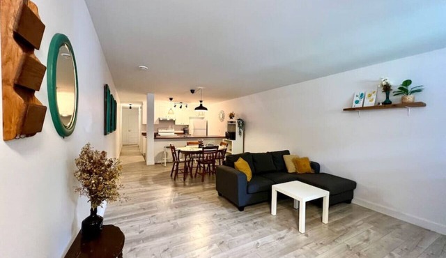 Comfortable in Limoilou, close to everything – four-legged friends welcome