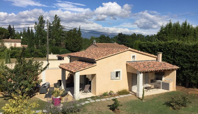 COMFORTABLE INDIVIDUAL GITE - MONT VENTOUX - LUBERON - AVIGNON - SPLASHWOR