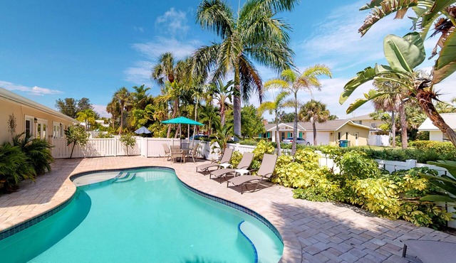 Comfortable island villa with private heated pool, courtyard & easy beach access