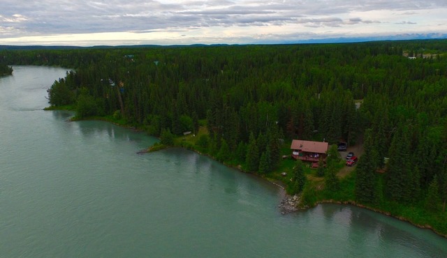 Comfortable Kenai River Cabin